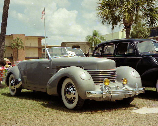 1937 Cord 812 convertible Coupe